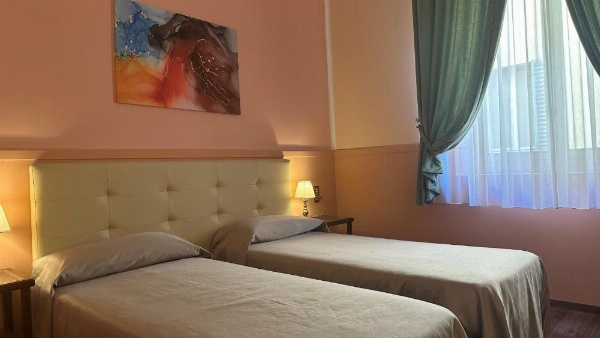 Hotel Roma image 8